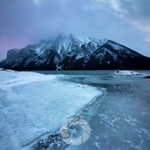 Using Minimalism in Winter Photography